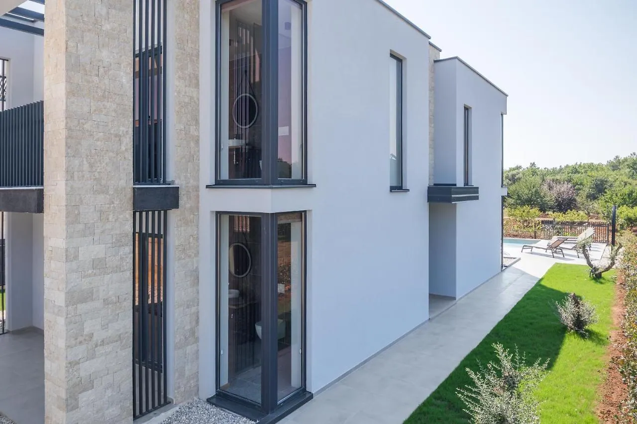 Villa Grota Porec 0*,  Croatia